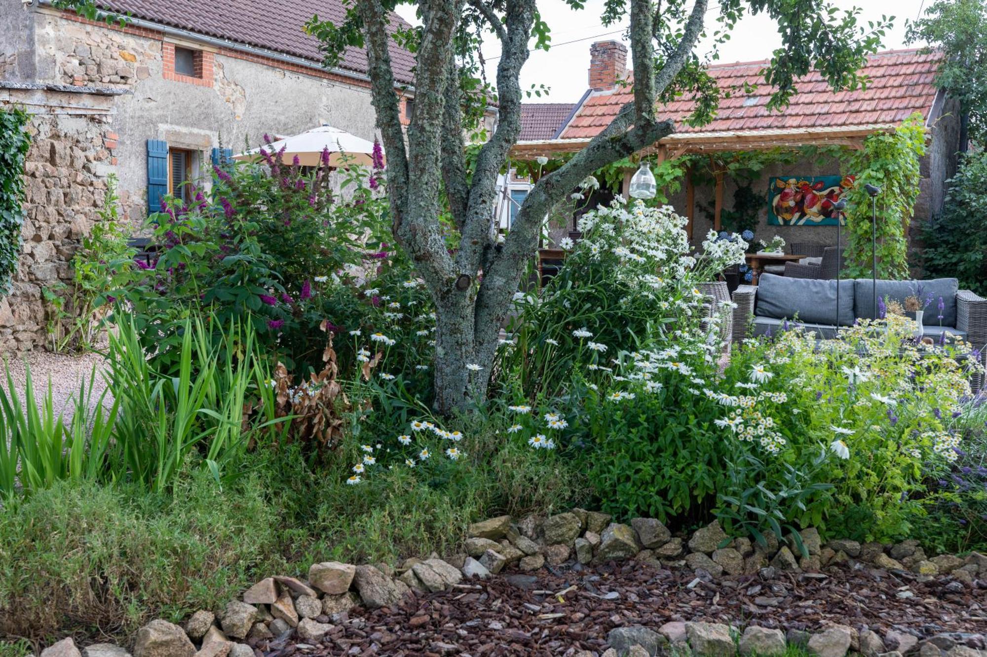 Bed and Breakfast Domaine La Pomme De Pin Louroux-de-Beaune Exterior foto